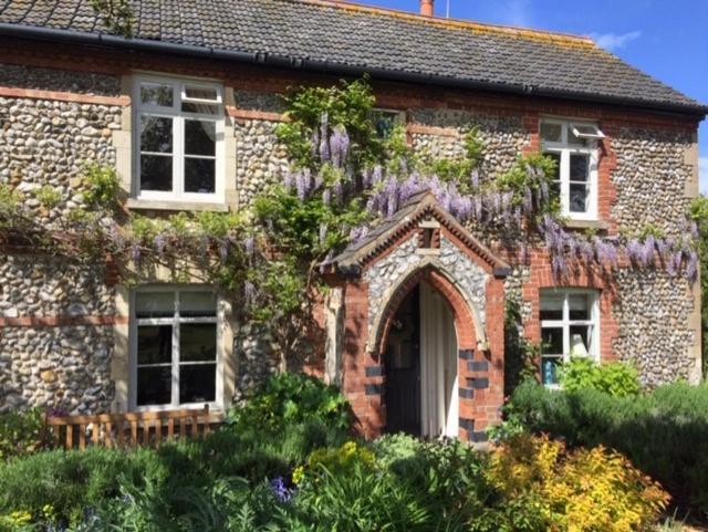 Stone Cottage Thornage 外观 照片